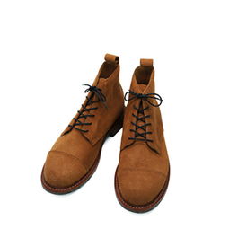 友樂鞋業(yè) 專業(yè)提供真皮固特異鞋的OED與ODM服務(wù)