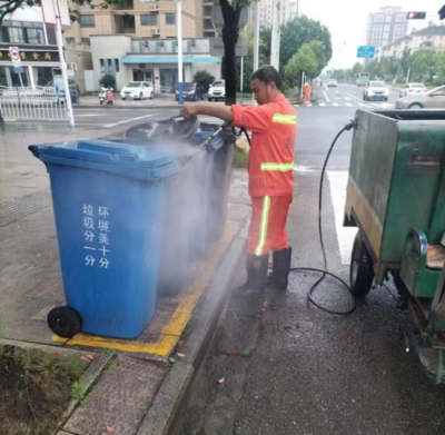 廣德市 夏日炎炎，堅守崗位不懼“烤驗”——記高溫下的城市垃圾清運人